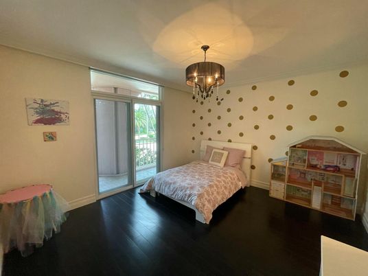 Bedroom, Chandelier, Interior, Pendant Lights, Wood Texture Flooring