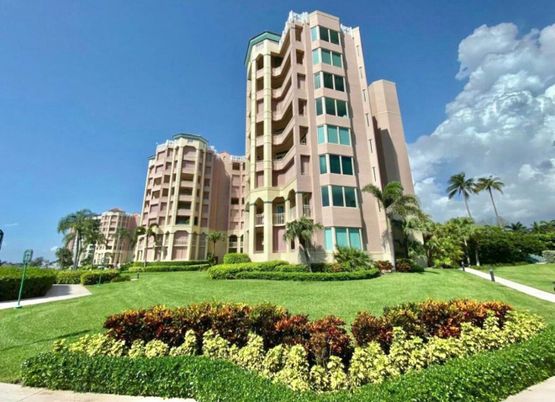 Exterior, Facade, Condo Building