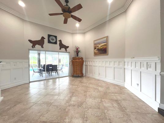 Dining room, Interior, Recessed Lighting