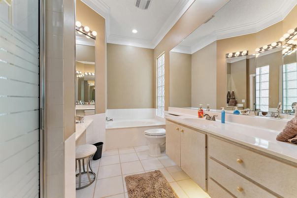 Bathroom, Interior, Recessed Lighting