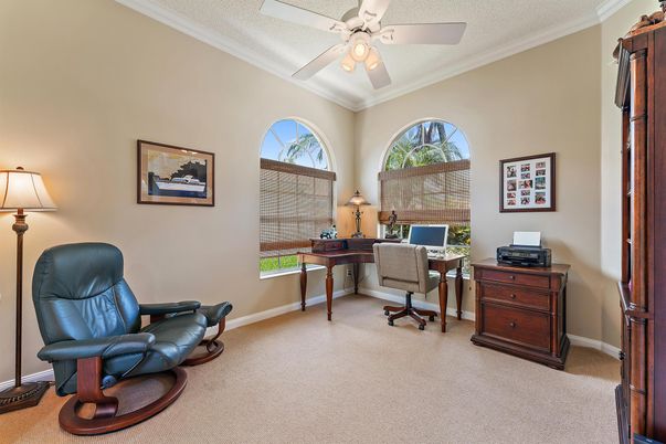 Home Office, Interior