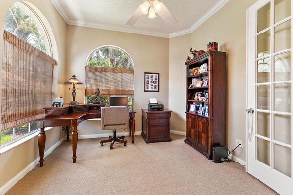 Home Office, Interior