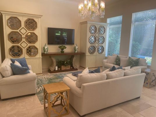 Chandelier, Interior, Living room