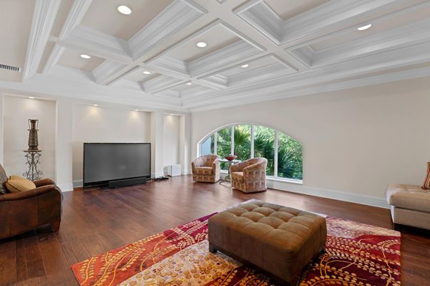 Interior, Recessed Lighting, Wood Texture Flooring