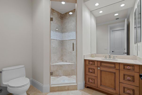 Bathroom, Interior, Recessed Lighting