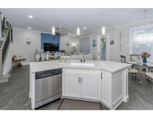 Dining room, Interior, Kitchen, Living room, Pendant Lights, Recessed Lighting, Stainless Steel Appliances, Wood Texture Flooring