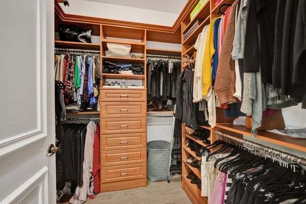 Interior, Walk-in Closets, Wood Texture Flooring