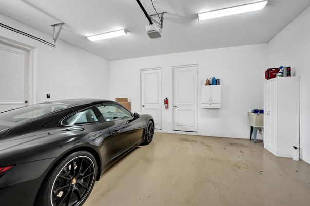 Garage, Interior