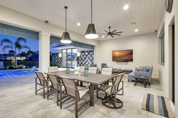 Dining room, Interior, Pendant Lights, Pool, Recessed Lighting