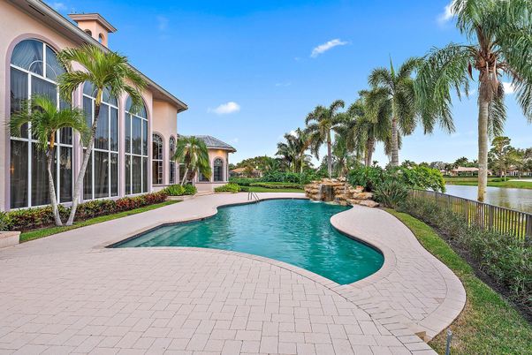 Exterior, Pool, Water
