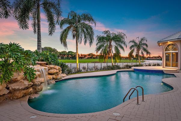 Exterior, Pool, Water
