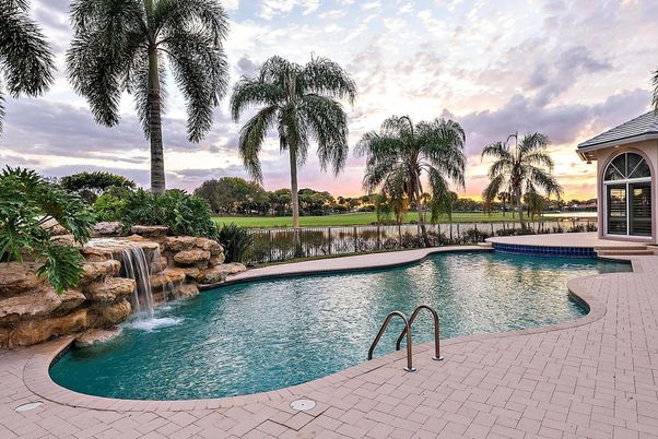 Exterior, Pool, Water