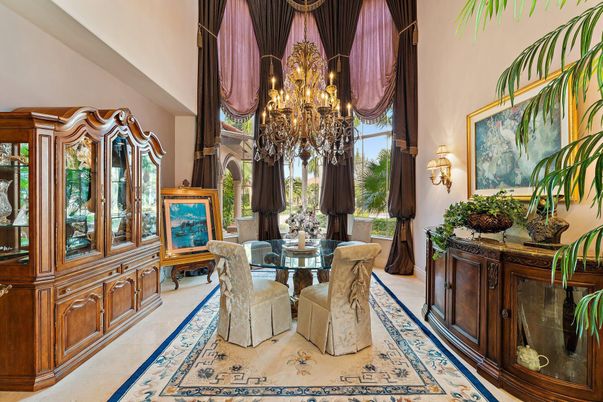 Chandelier, Dining room, Interior