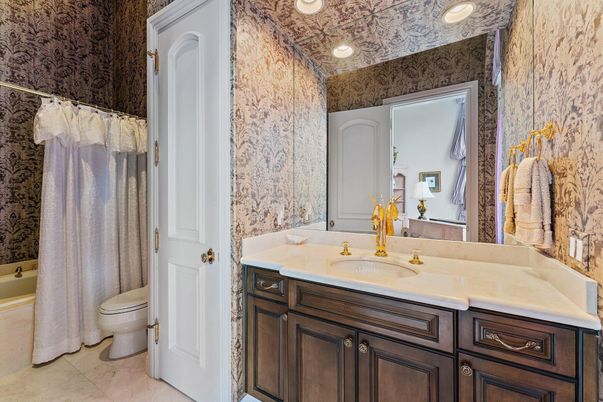 Bathroom, Interior, Recessed Lighting