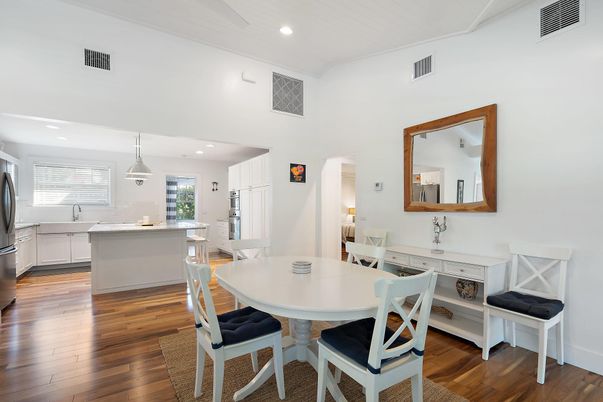 Dining room, Interior, Kitchen, Pendant Lights, Recessed Lighting, Wood Texture Flooring