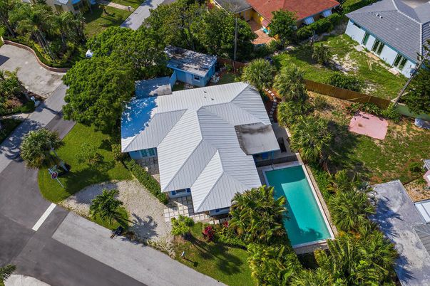 Exterior, Drone