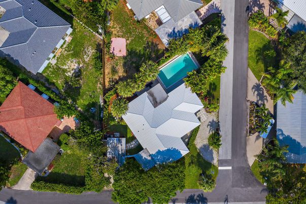 Exterior, Drone