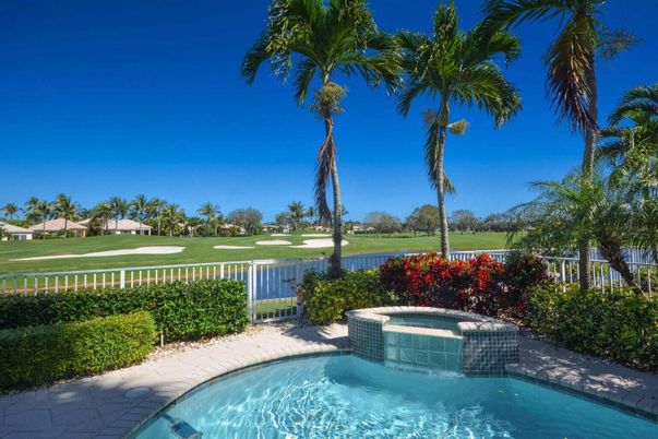 Exterior, Pool, Water