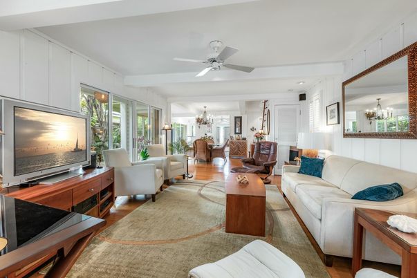 Chandelier, Dining room, Interior, Living room, Wood Texture Flooring