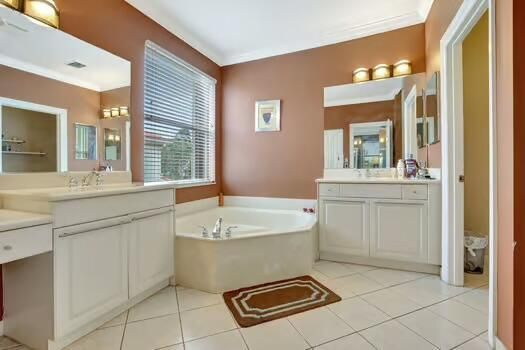 Bathroom, Dual Sink Vanities, Interior