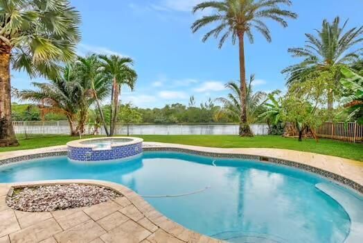 Exterior, Pool, Water