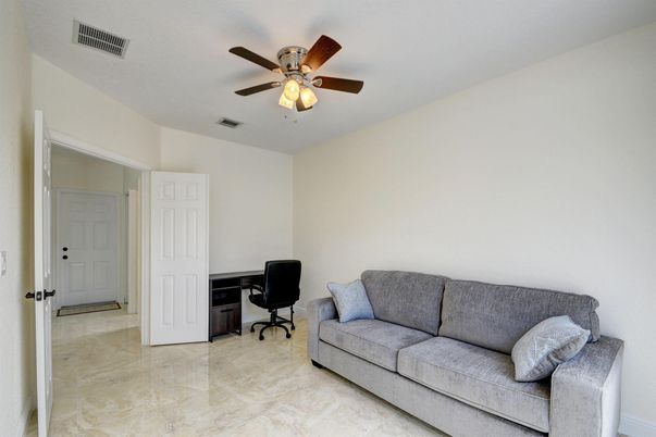 Home Office, Interior