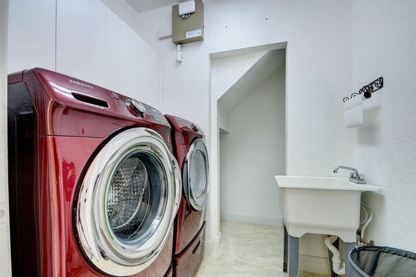 Interior, Washer