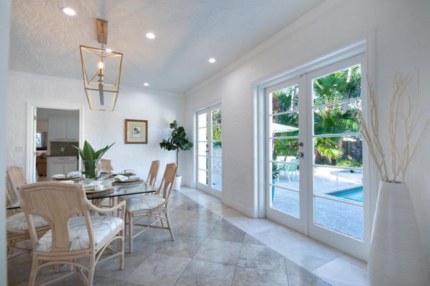 Dining room, Interior, Pendant Lights, Recessed Lighting
