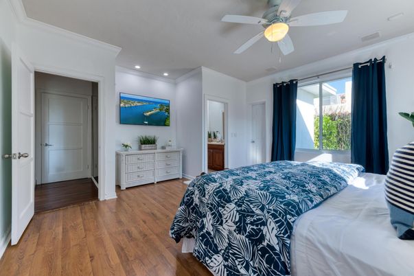 Bedroom, Interior, Recessed Lighting, Wood Texture Flooring