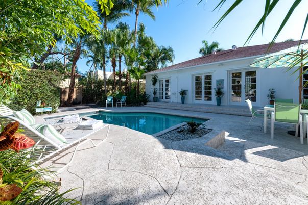 Exterior, Pool