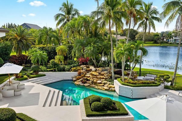 Exterior, Lake, Pool