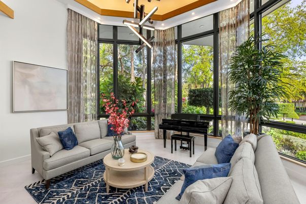 Interior, Living room, Pendant Lights, Piano, Recessed Lighting