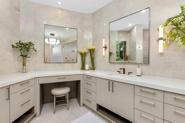 Bathroom, Dual Sink Vanities, Interior, Recessed Lighting