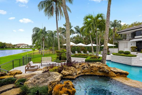 Exterior, Lake, Pool