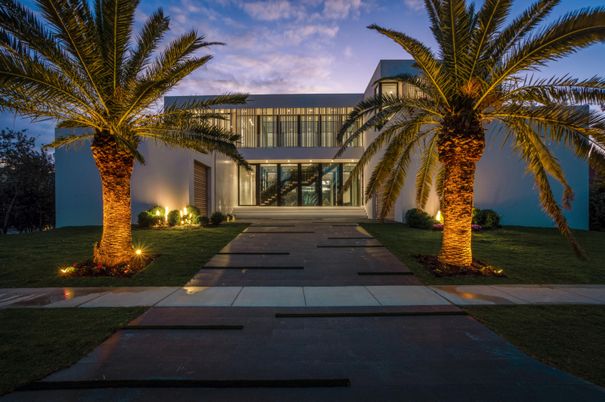 Exterior, Facade, Modern