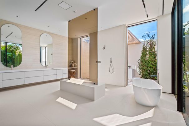 Bathroom, Dual Sink Vanities, Free Standing Baths, Interior, Recessed Lighting