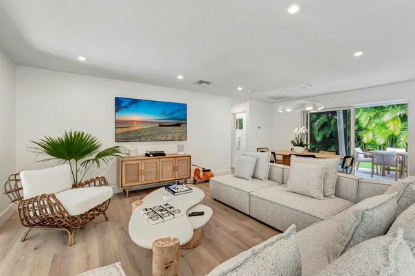 Dining room, Interior, Living room, Pendant Lights, Recessed Lighting, Wood Texture Flooring