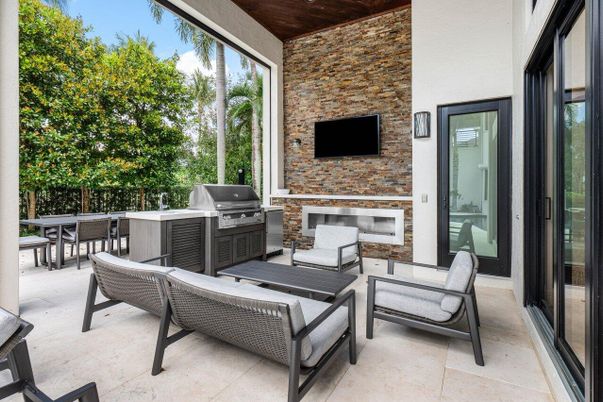 Exterior, Fireplace