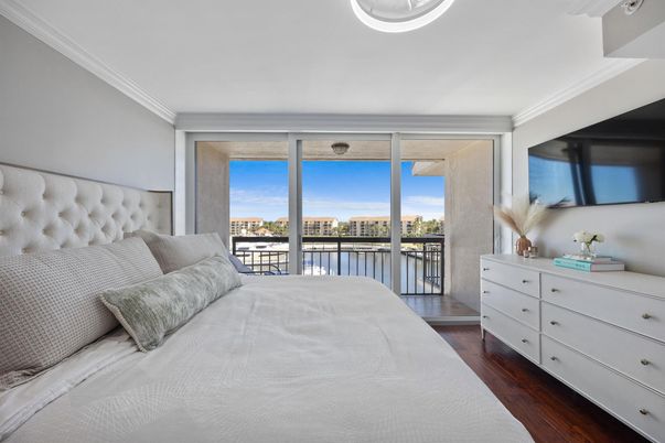 Bedroom, Interior, Water, Wood Texture Flooring