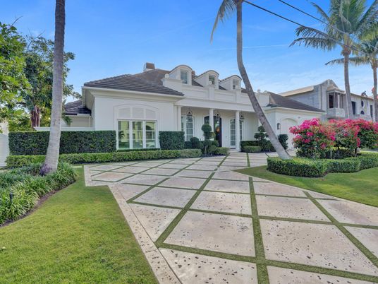 Backyard, Exterior, Facade, French Provincial