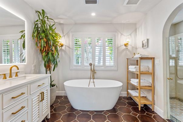 Bathroom, Free Standing Baths, Glass Shower, Interior, Recessed Lighting