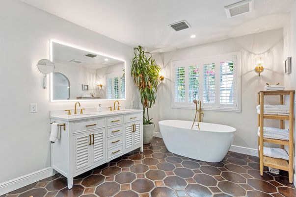 Bathroom, Dual Sink Vanities, Free Standing Baths, Interior, Recessed Lighting
