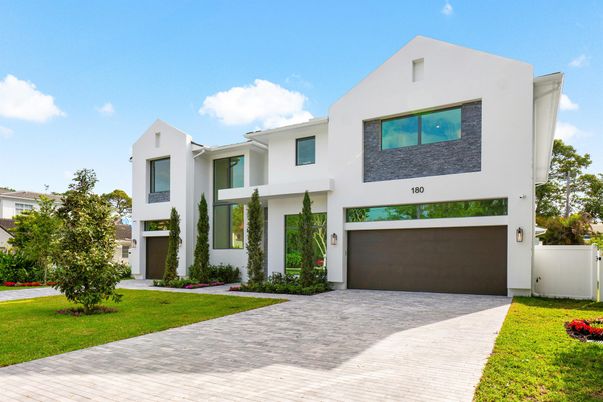 Attached, Exterior, Facade, Modern