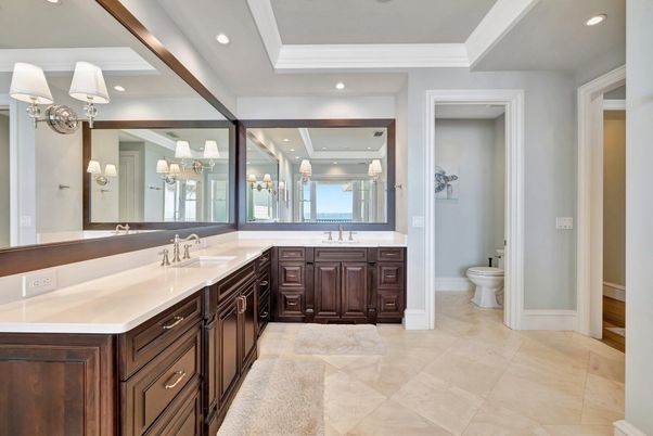 Bathroom, Dual Sink Vanities, Interior, Recessed Lighting