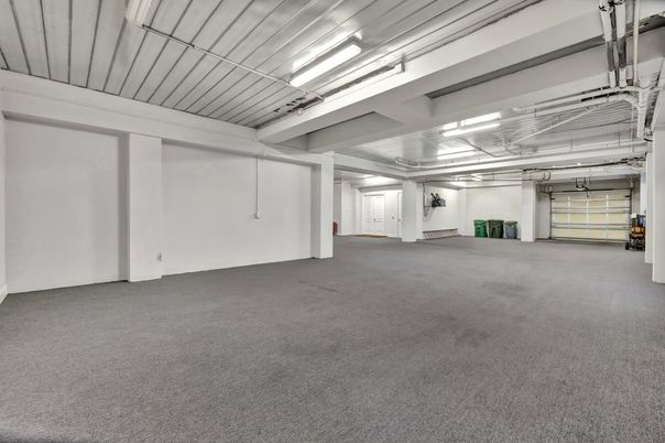 Garage, Interior