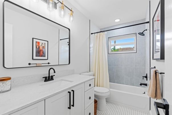 Bathroom, Interior, Recessed Lighting