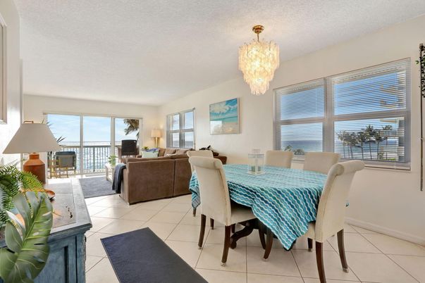 Chandelier, Dining room, Interior, Living room