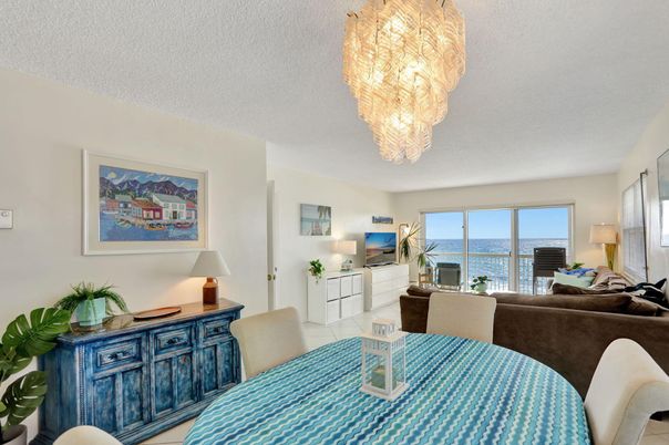 Chandelier, Dining room, Interior, Living room, Water