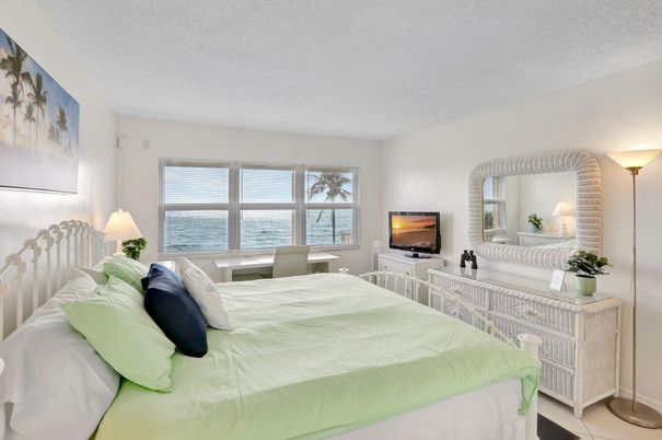 Bedroom, Interior, Water