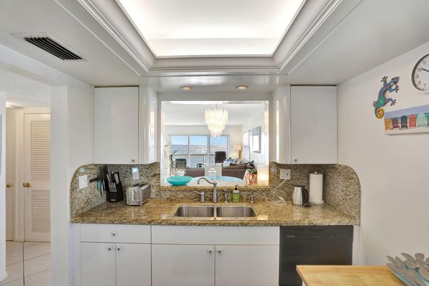 Chandelier, Interior, Recessed Lighting
